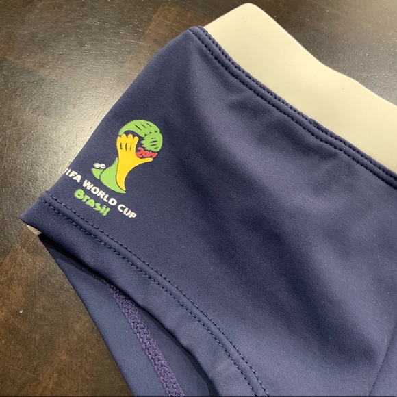 FIFA WORLD CUP England 2014 Boys Swim Short Size 4 - Picture 3 of 8